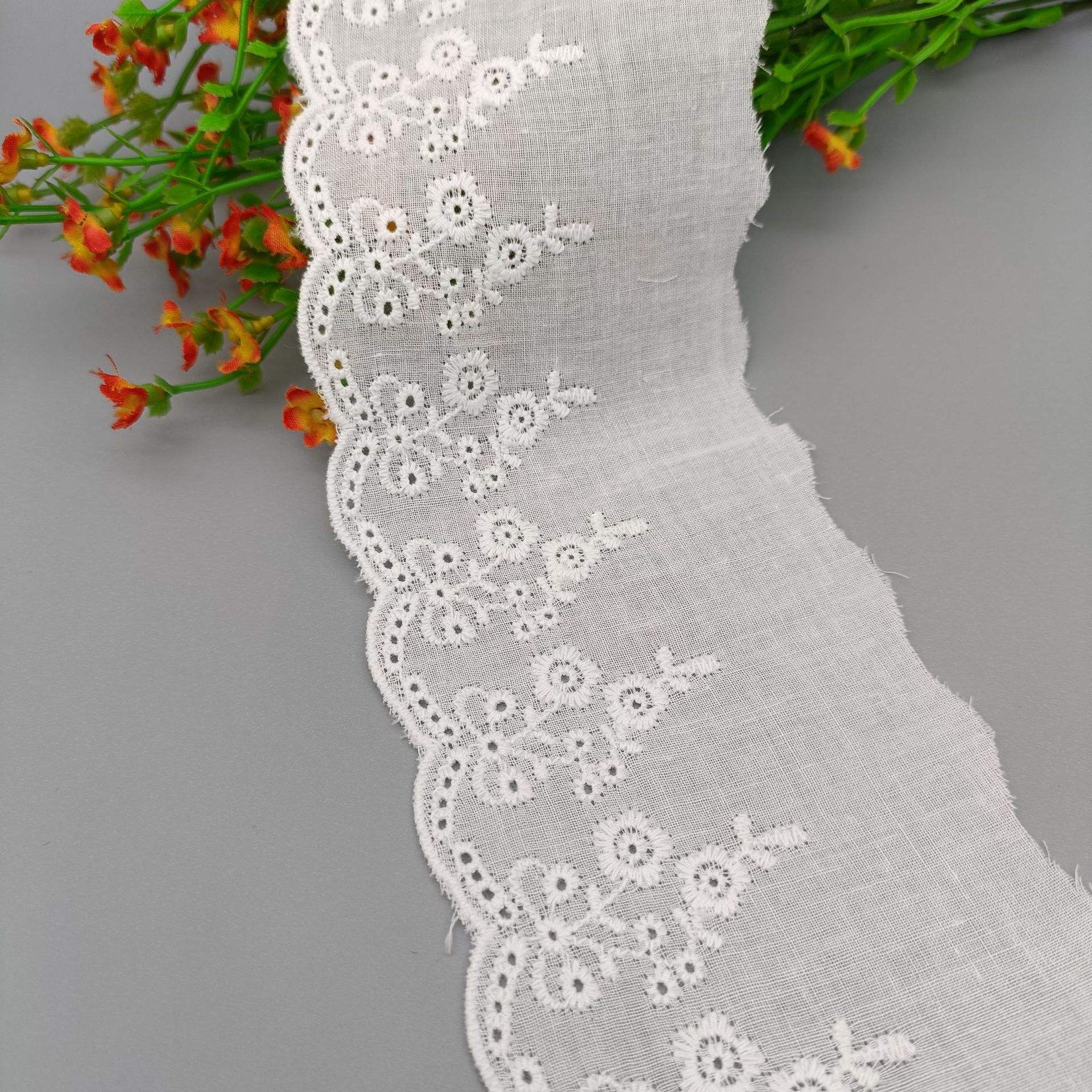 Middle Eastern Style Cotton Lace Trim with Scalloped Edge and 3.8 Inches Width for Garment Decoration