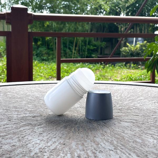 Bouteilles roll-on en plastique avec logo personnalisé de 60 ml pour des options écologiques