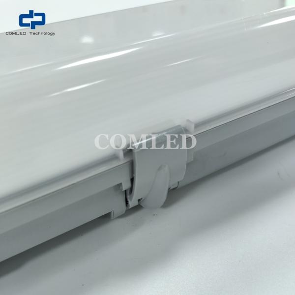 Accesorios de iluminación industrial a tres aguas IP66 resistente a la intemperie LED Batten Light 3CCT Luz de vapor cambiante tricolor 1500mm acristalamientos LED a prueba de agua aprobados por CE SAA C-Tick UKCA para iluminación industrial