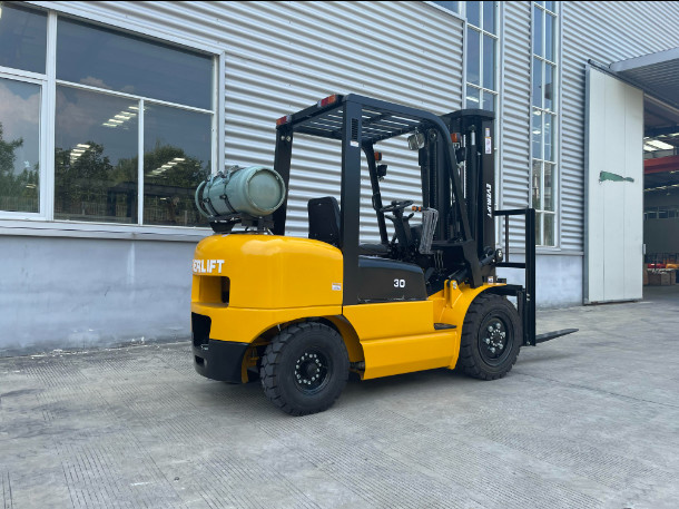 EVERLIFT EPA Двигатель 2,5 тонны 3 тонны вилочная погрузка Газ СПГ Бензинная вилочная погрузка 3500 кг с боковым переключателем