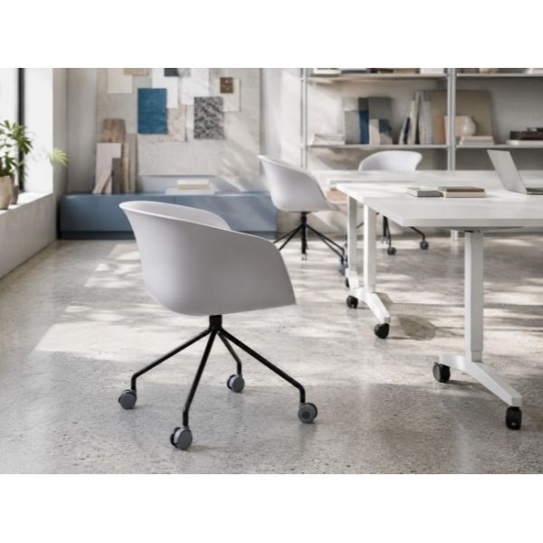 Minimalist PP Swivel Conference Chair Fixed Non Swivel Stability With Rolling Mobility