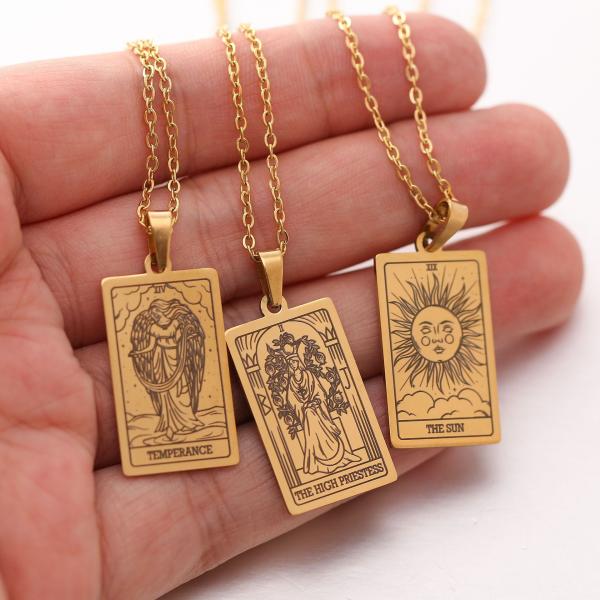 Collier pendentif Tarot doré vintage carré en acier inoxydable avec le Soleil