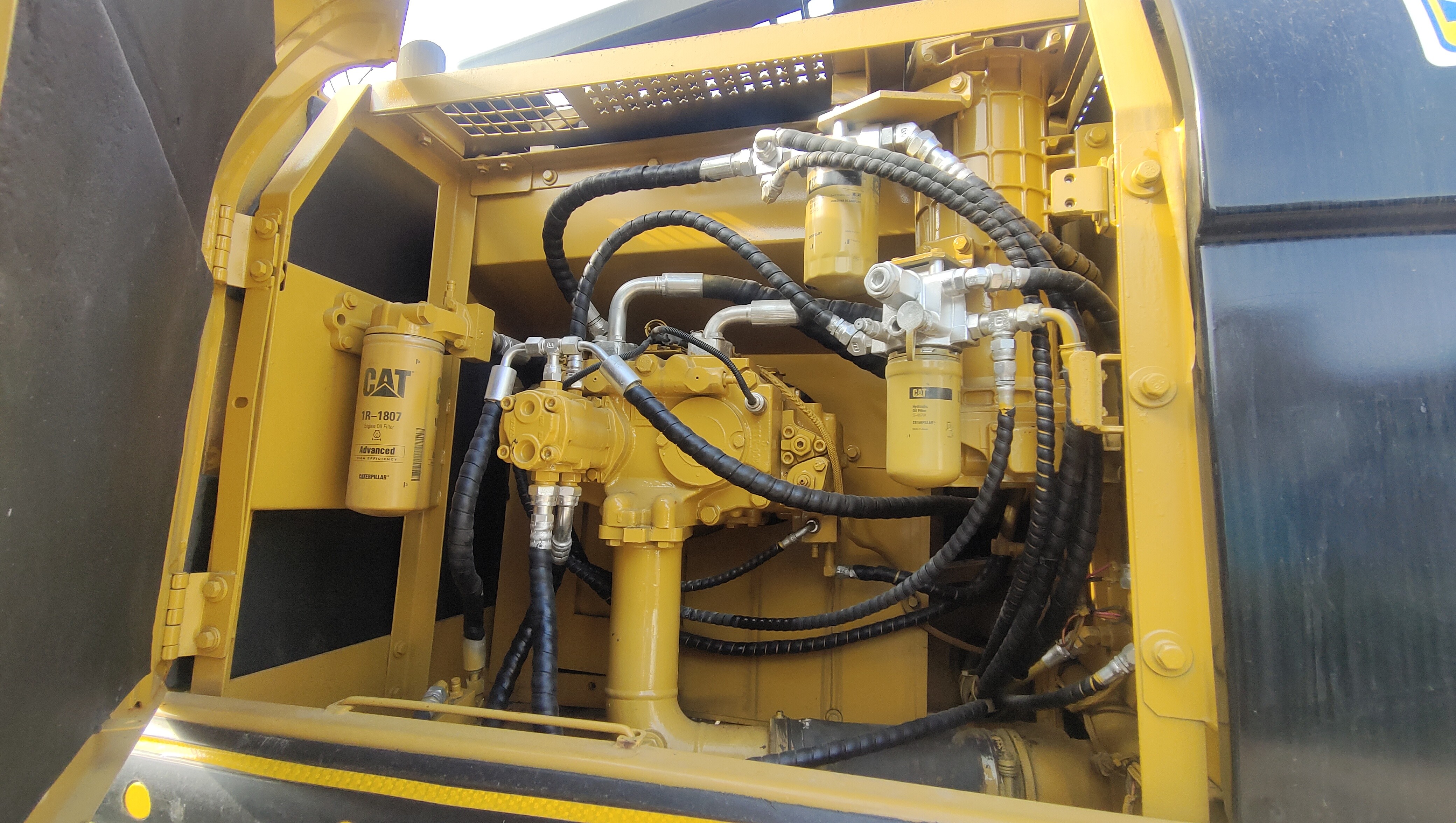 Снижение цены на подержанные экскаваторы на рельсах CAT325C из Китая