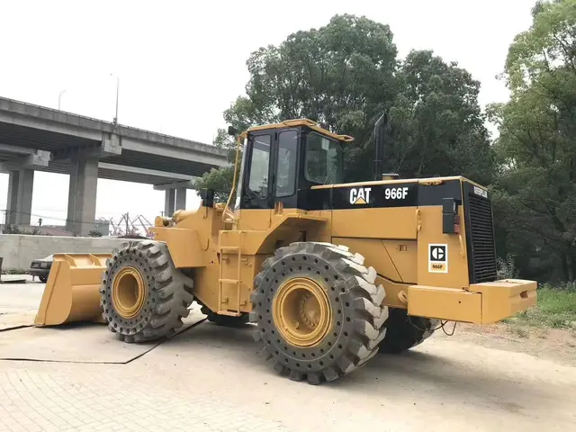 Popular second-hand wheel loaders CAT 966F, CAT 966H, and 950F for sale in Japan