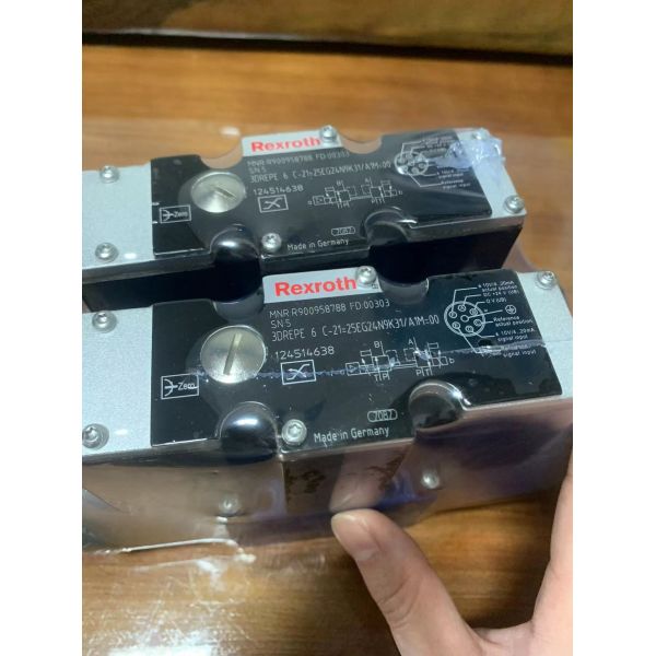 Válvula hidráulica Rexroth alemana con control proporcional para sistemas hidráulicos compatible con aceite mineral y éster fosfórico