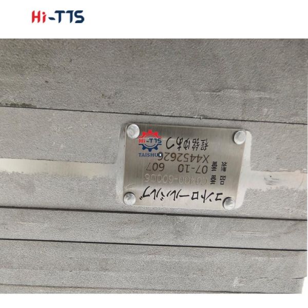 Construction Machinery Parts 4468336 YA00000543 4470661 Signal Shuttle Valve for ZAX200 Diesel Engine Spare Part