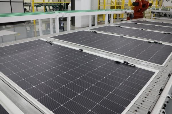 Rated Operating Temperature of The Cell 44 Degree 580W Flexible Solar Panel Thin Film Mini for Roof Boat Balcony