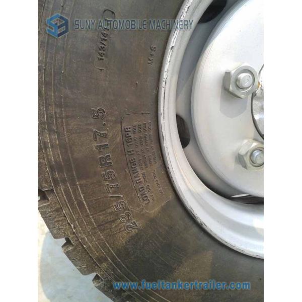 SINOTRUK HOWO 4X4 Chemical Tanker Truck 12000 L Oil Tanker All Wheel Drive