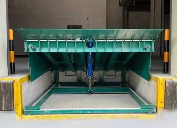 Powder Coated Loading Dock Leveler Hydraulic Workshop Automatic Dock Plate