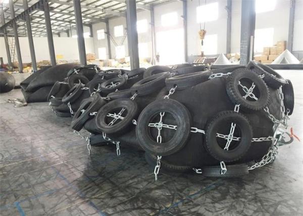 Customized Marine Pneumatic Rubber Fender Diameter 0.3 - 4.5m CCS Certification