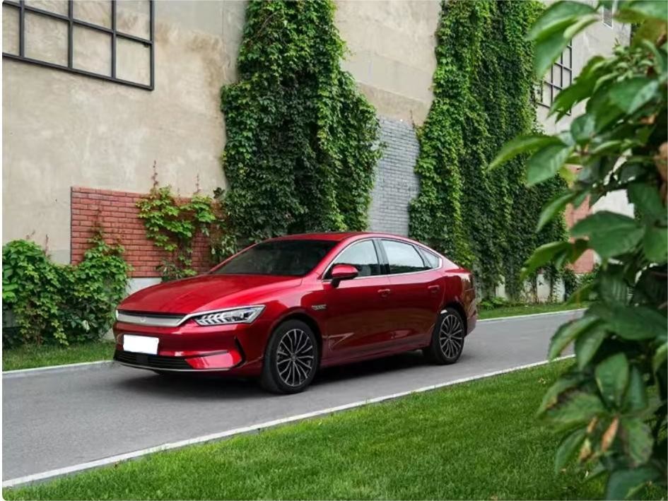 Электрическое топливо BYD Qin Plus Dm-i 120 км гибридный седан с максимальной мощностью 100-150 л.с.