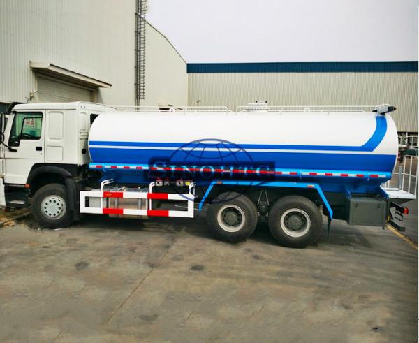 HOWO 6x4 Water Bowser Truck , 10 Wheels 20000 Liters Water Container Truck