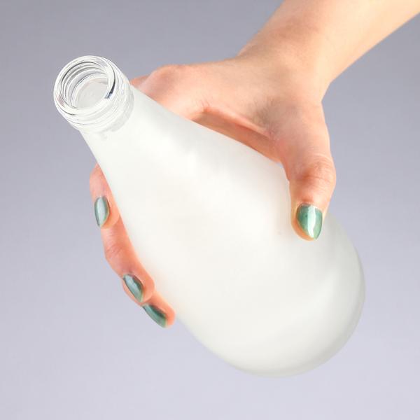 Botella de vidrio de vino de cuello largo de 500 ml congelada para bebidas alcohólicas Rum OEM / ODM compatible