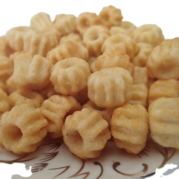 Os petiscos japoneses para o partido que os supermercados barram o biscoito torrado dos arrozes tufados fritam petiscos da grão