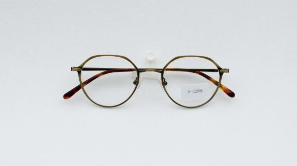 Retro titanium Small new design Vintage Eyewear for Men Women Business Daily wear