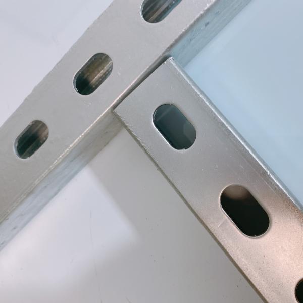 4,8 слабый стальной гальванизированный канал распорки металла углерода/прорезал сталь канала c