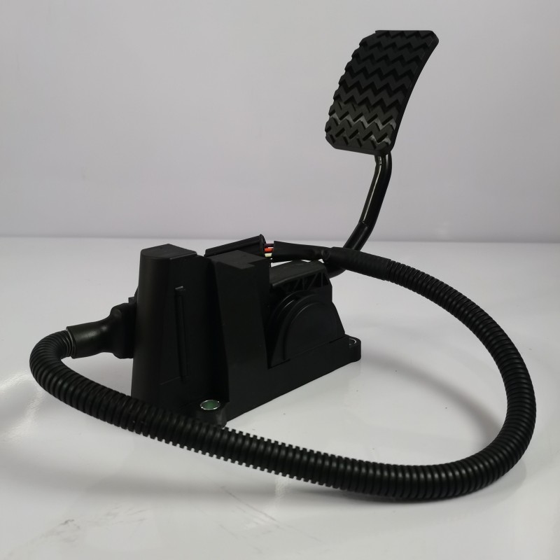 FAW J6 truck parts electronic throttle pedal 1108010-82T.