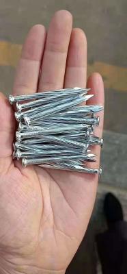 As unhas de concreto de prata com alto teor de carbono são personalizadas