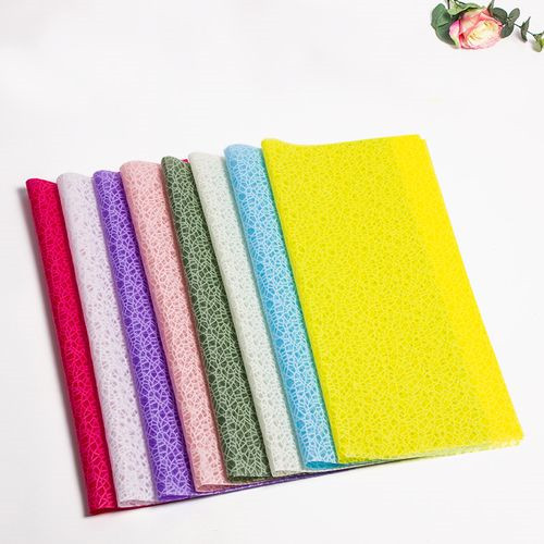 Выбитое PE прокатало Nonwoven цвет Patone ткани для упаковывая подарка