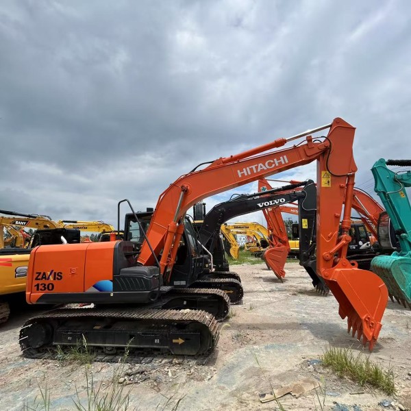 Hitachi ZX130 Heavy Industrial Equipment Used Construction Vehicles Excavator 13 Ton