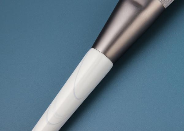Escova biodegradável do pó da composição da fibra do milho da chegada nova de Vonira com o punho de madeira de Grey Aluminum Ferrule Eco Freindly