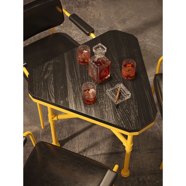 Compact BBQ Restaurant Furniture Iron Cafe Table And Chairs Customized