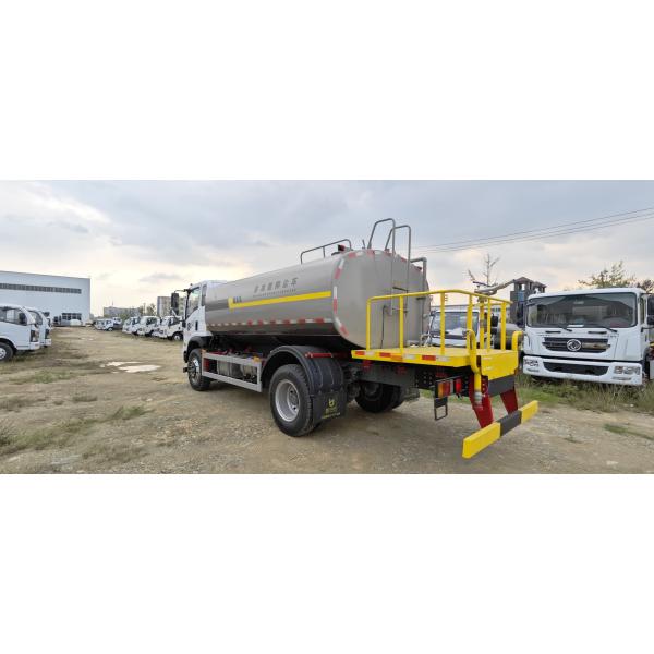2024 12000L Water Tank Truck With 3950mm Wheelbase Chassis 4X2 Drive Form 12 CBM Sprinkler Truck Full Range 190KM