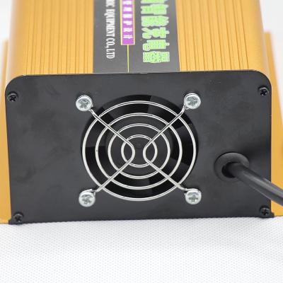 chargeur électrique de Turbo de lithium de chargeur de batterie de 67.2V 3A pour la moto de 16s 60v