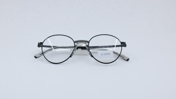Creative designer 2019 super light titanium glass frame with acetate bridge new idea for Ladies and Gentlemen eyewear