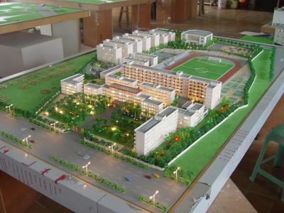Madeira compensada arquitetónica dos modelos da miniatura do projeto da escola que embala a tiragem do pdf