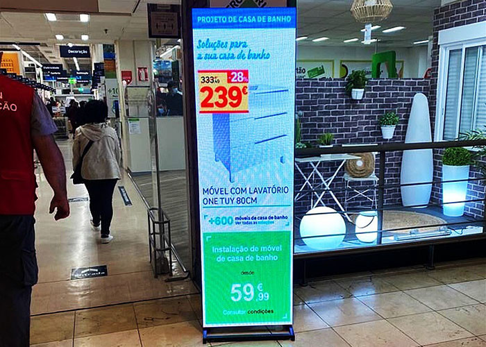 Сплисинг плакат светодиодный экран P1.86 P2 P2.5 Движимый для входа в магазин компании