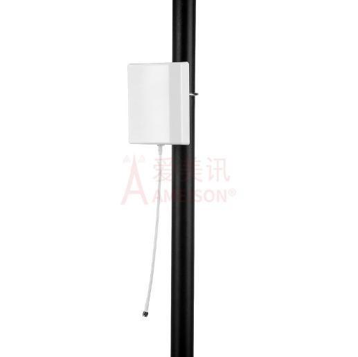 2.3- 2.7GHz Outdoor or Indoor 10dBi Vertical Polarization 4G LTE WIFI Flat Panel Antenna