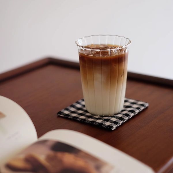 Flower Shape Inner Stripe Borosilicate Glass Coffee Mug for Cold Brew Latte Milk