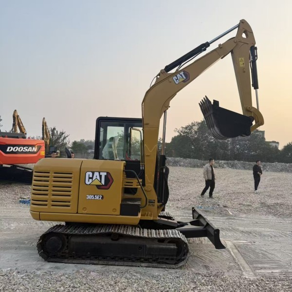 Cat 305.5 Used Excavator 5.5 Ton Mini Crawler Cat 305 305.5E 305.5E2 Good Condition Mini Excavator for Sale