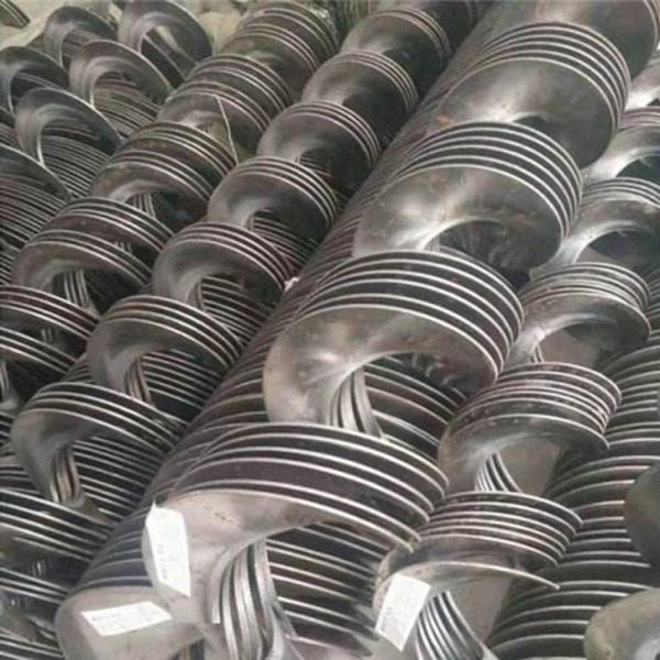 Custom Spiral Blades Carbon Steel/Stainless Steel Construction Wear-Resistant and Corrosion-Resistant Essential for Industrial Conveying Suitable for Food/Chemical Industries Efficient Conveying Safe