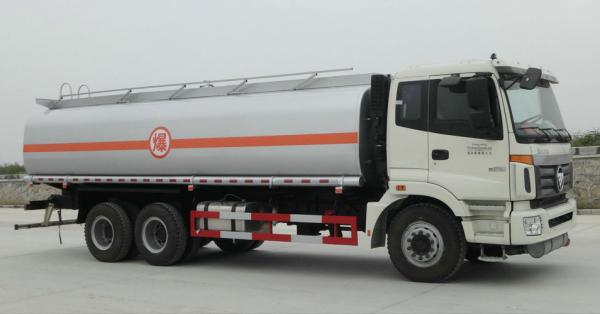 Caminhão de petroleiro com sistema padrão do API, caminhão do óleo de Foton de entrega do óleo diesel da gasolina do combustível