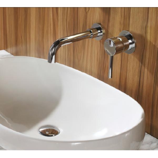 Деревянный кухонный шкаф