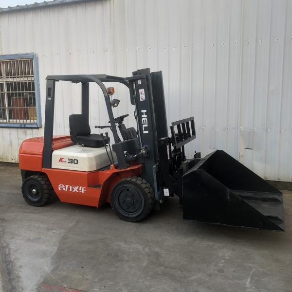 3 Ton Used Diesel Forklift With Hydraulic Tipping Bucket For Loading Unloading Loose Materials
