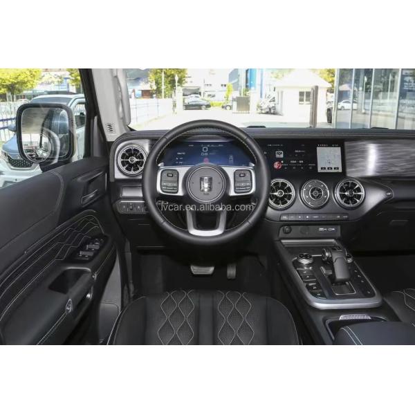 Desbloquee su potencial comercial con el tanque de 5 asientos 300 ESC incluido