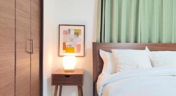 Australia rental apartment custom design furniture of wood bed with inwall wardrobe cabinet and dresser table used chair