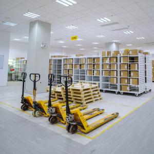Sorting Labeling Shanghai Bonded Warehouse Integrated Circuit Storage Pick Pack