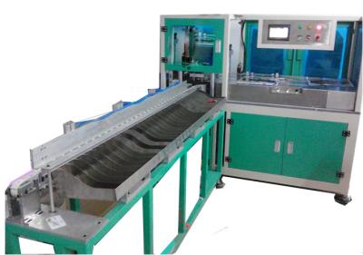 Máquina de perfuração e triagem de cartões de plástico totalmente automática controlada por PLC e servo sistema YLPS-1