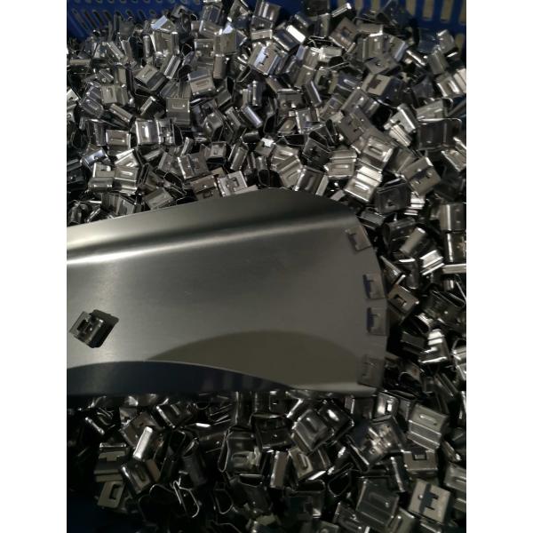 Clip de cable solar de acero inoxidable. Abrangador de alambre fotovoltaico resistente a la oxidación para la gestión de paneles solares.