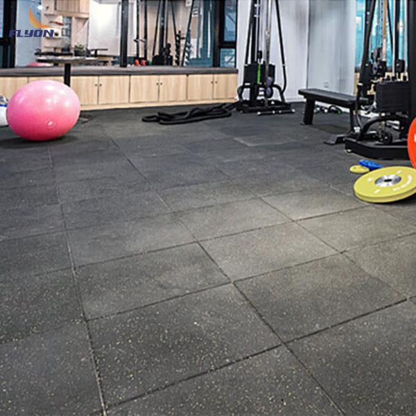 Anti-Slip Rubber Flooring Mat for Gyms Playgrounds 15-45cm Thick