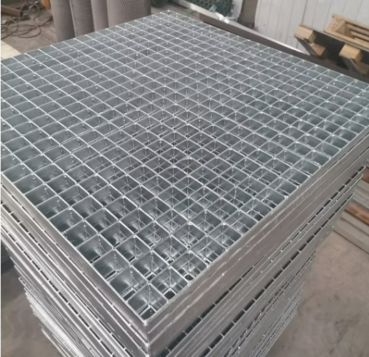 Industrial Hot Dipped Galvanized Steel Grating with Serrated Load Bearing Bar for Oil and Gas Industry