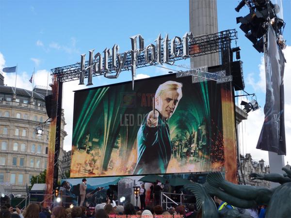 P5.95mm Outdoor Led Display For Rental 500mmx1000mm Lightweight Aluminium Events Led Display