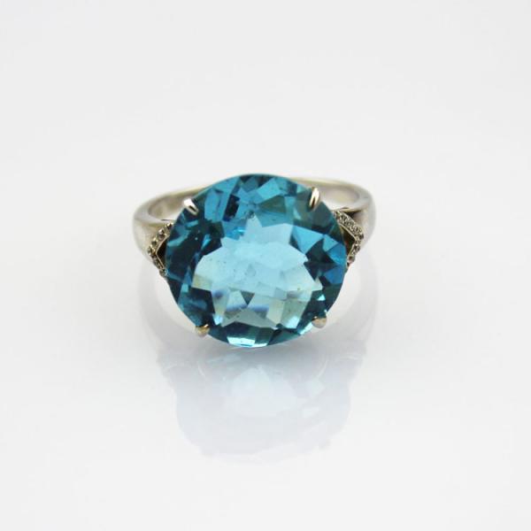 White Gold Plated Solid Silver Ring with 14mm Round  Blue Cubic Zircon (R228)