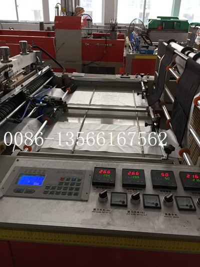 Hot Cutting LDPE T-shirt Bag Making Machine 230 - 250 pcs/min Full Automatic