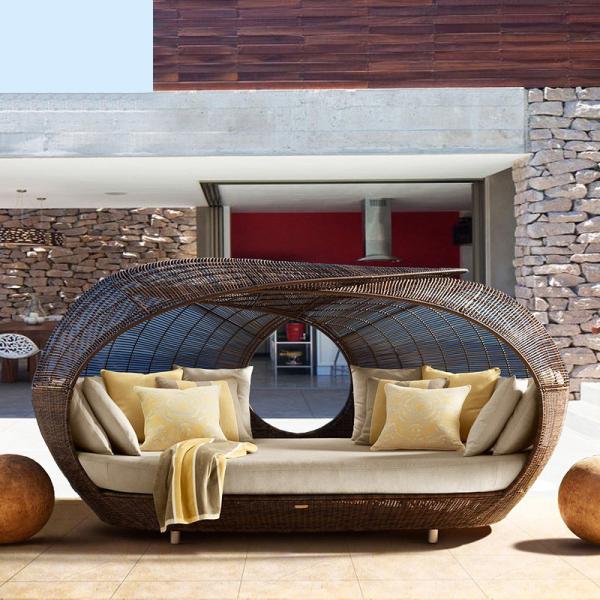 Outdoor Garden Sunbed Wicker Daybed with 10cm Thick Cushion and Aluminum Frame
