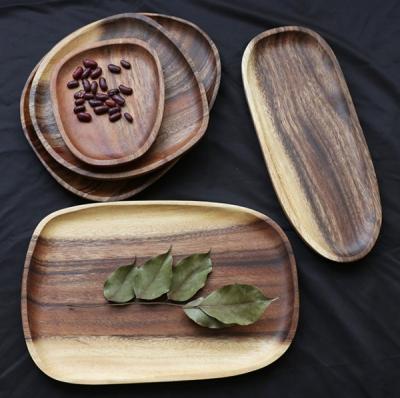 O serviço de madeira oval irregular chapeia o serviço de madeira Tray Customized da acácia do fruto